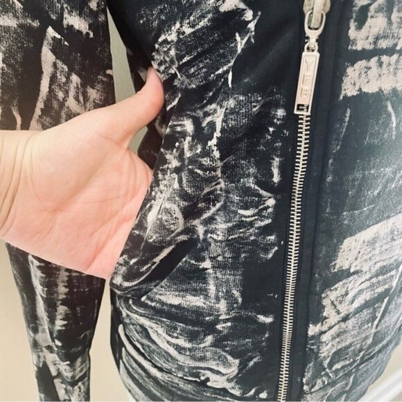 Young Fabulous and Broke Black and Gray Sweatshirt Jacket Small - Picture 2 of 9